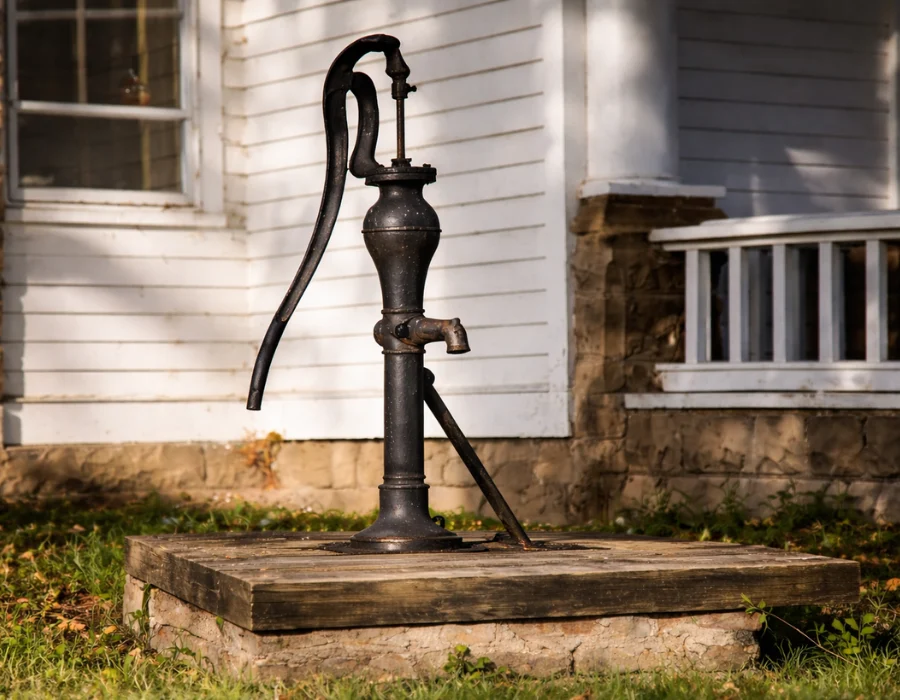 Submersible & Hand Pumps Submersible & Hand Pumps